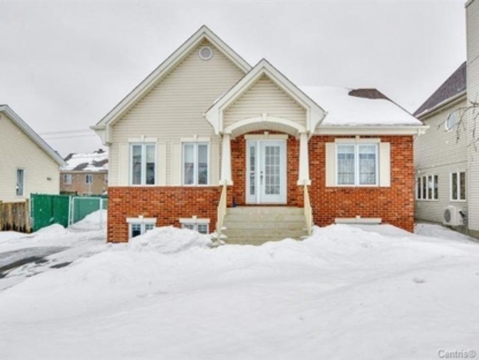 ALIXE CHARLES, COURTIER IMMOBILIER VENDIRECT Updated September 2024