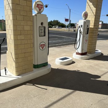 U Drop Inn - Landmarks & Historical Buildings Near Me - Shamrock, Texas