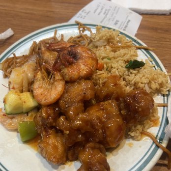 Red Wok Buffet - Orange chicken,shrimp, fried rice, noodles - Buffets Near Me - Phoenix, Arizona