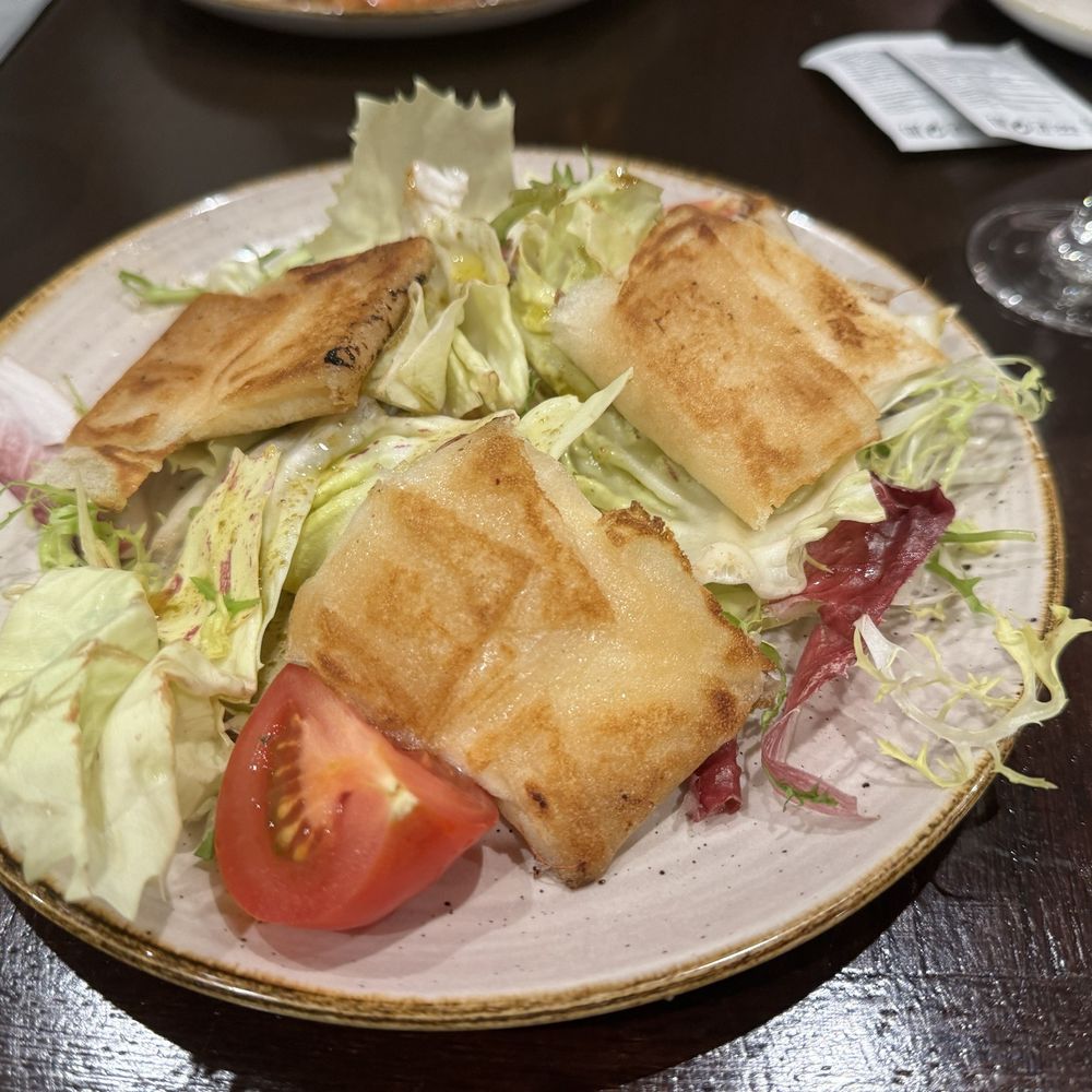 Le Volant Basque - Amazing fried goat cheese salad! - Basque Near Me - Paris, 75 Le Volant Basque - Amazing fried goat cheese salad! - Basque Near Me - Paris, 75