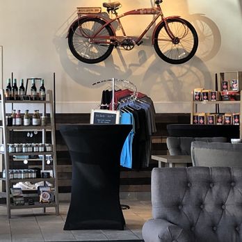 Marnas Eatery and Lounge - Breakfast & Brunch Near Me - Minneapolis, Minnesota