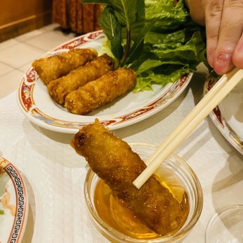Auberge du Bonheur - Fried Chicken Vietnamese Roll - Pan Asian Near Me - Paris, 75 Auberge du Bonheur - Fried Chicken Vietnamese Roll - Pan Asian Near Me - Paris, 75