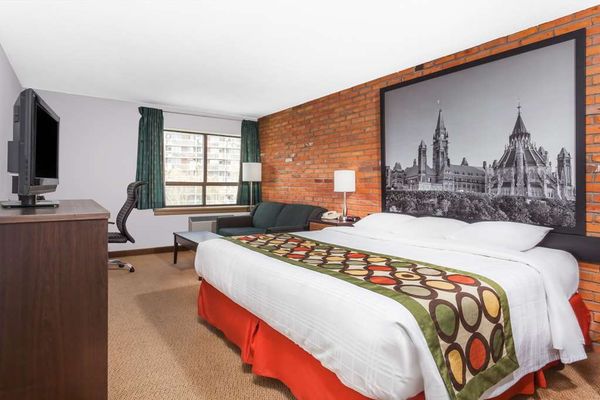 Super 8 by Wyndham Sudbury ON by null
