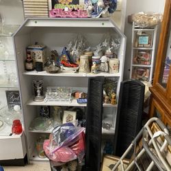 Treasure House Mall - Thrift store side