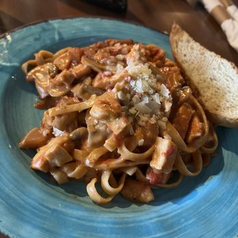 Barrel District - Creamy chicken vodka pasta - Pizza Near Me - Cathedral City, California Barrel District - Creamy chicken vodka pasta - Pizza Near Me - Cathedral City, California
