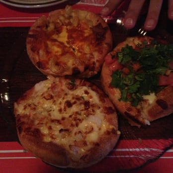 The Silo Restaurant - 3 pans for $19. Pretty small, very tasty! Mac/cheese, crazy chicken, seafood - Pizza Near Me - Lake Bluff, Illinois