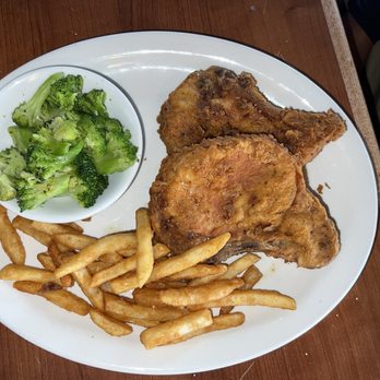 Madison Chop House Grill - Pork chops - American Near Me - Madison, Georgia Madison Chop House Grill - Pork chops - American Near Me - Madison, Georgia