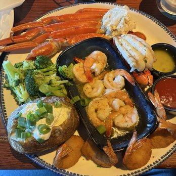 Red Lobster - Our main course a seafood sampler - Seafood Near Me - Sumter, South Carolina Red Lobster - Our main course a seafood sampler - Seafood Near Me - Sumter, South Carolina