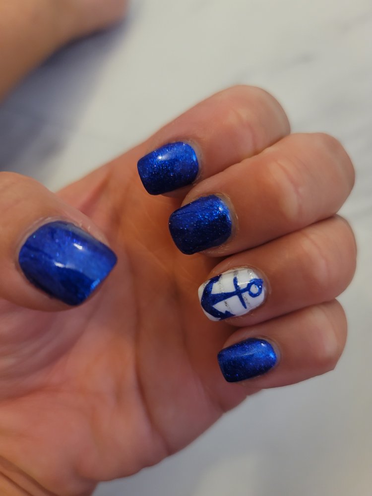 Sophia Nguyen Spa Nails Logo