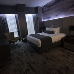 Atheneum Suite Hotel - Bedroom