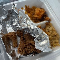 Lil Momma's Soul Kitchen - It's yams Mac n fried chicken
