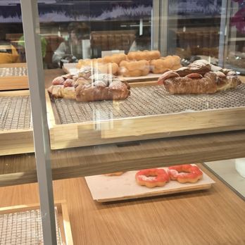 Paris Baguette - Bakeries Near Me - Springfield, Virginia