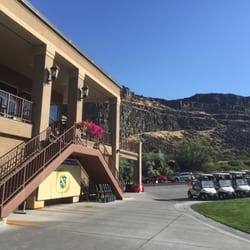 Blue Lakes Country Club