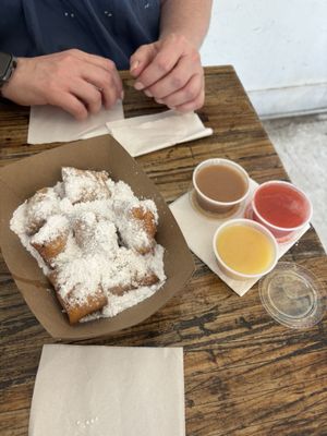Mo' Bay Beignet Co. by null