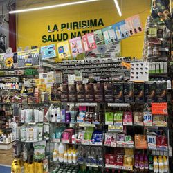 La Purisima Naturista - More displays. Really clean