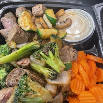 Yakiko Hibachi Grill - Hibachi Steak with fried rice, sweet carrots, broccoli, zucchini and onions - Teppanyaki Near Me - Charlotte, North Carolina Yakiko Hibachi Grill - Hibachi Steak with fried rice, sweet carrots, broccoli, zucchini and onions - Teppanyaki Near Me - Charlotte, North Carolina