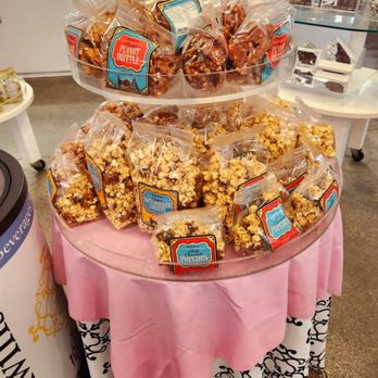 Kilwins Ice Cream - Chocolate - Fudge - Peanut brittle display - Desserts Near Me - Pompano Beach, Florida