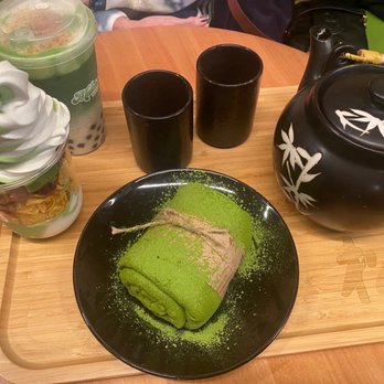 Matcha En - Parfait, Matcha Red Bean Towel Cake, genmai teapot for 2! - Desserts Near Me - Chicago, Illinois