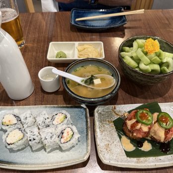 Haruka Sake and Sushi - Such a great combination of flavors in a wonderful atmosphere - Sushi Bars Near Me - La Cañada Flintridge, California
