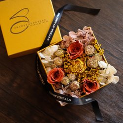 Shades of Petals - Sunset Preserved + Dried Flower Box