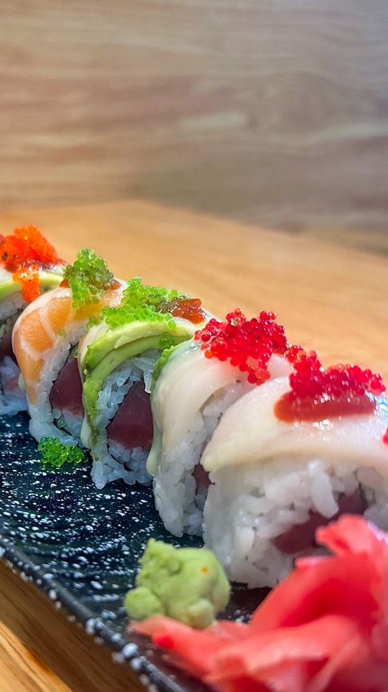 Tomo Sushi & Ramen Logo