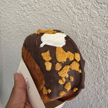 Paris Baguette - S'mores supreme croissant - Bakeries Near Me - San Carlos, California