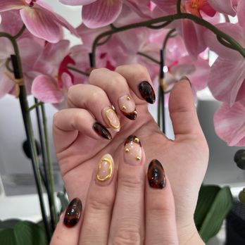 French Nails Luxury Spa & Bar - Nail Salons Near Me - Dallas, Texas