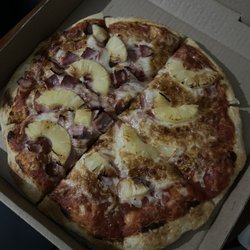 Frankie's Pizza - Medium Pineapple and ham pizza
