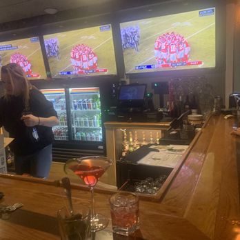 Cool Pickle Restaurant & Bar - Bar area - Pubs Near Me - Lincoln, Rhode Island
