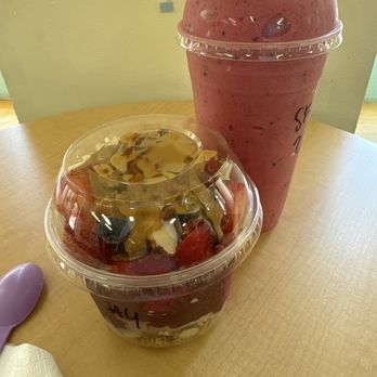 Toi Moi - #4 superfood bowl - Desserts Near Me - Riverside, California