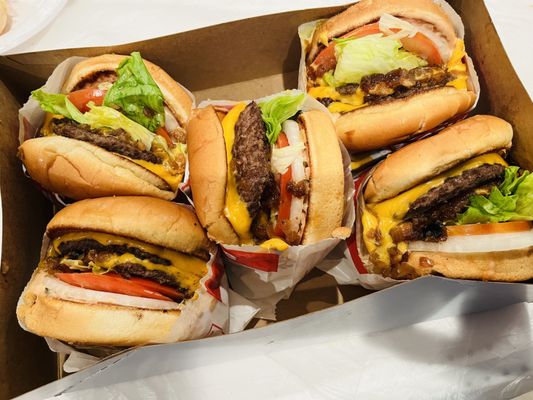 In-N-Out Burger by null