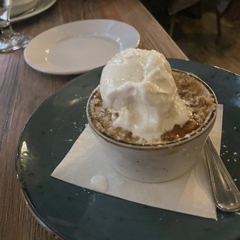 The Hunter's Hound - Apple Crumble - Bars Near Me - Chevy Chase, Maryland