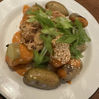 Quinnie's - Spicy potatoes must try! - New American Near Me - Hudson, New York