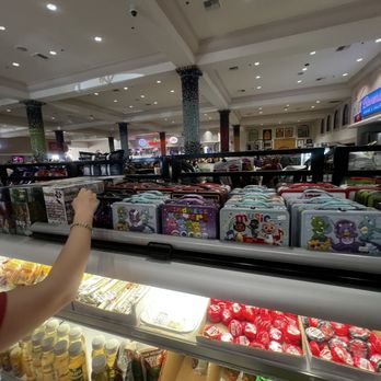 EddieWorld - Lunchboxes - Service Stations Near Me - Yermo, California