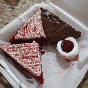 Juarez Bakery - a slice of chocolate cake and a cupcake - Bakeries Near Me - Wichita, Kansas Juarez Bakery - a slice of chocolate cake and a cupcake - Bakeries Near Me - Wichita, Kansas