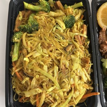 Vegan Deadly Sins - Singapore Vermicelli - Vegan Near Me - Sacramento, California Vegan Deadly Sins - Singapore Vermicelli - Vegan Near Me - Sacramento, California