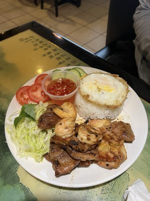 Pho Saigon by null