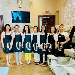 Q Nails