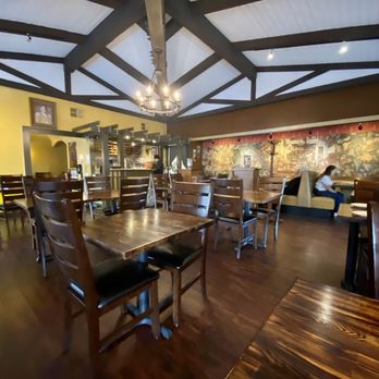 Do Sit Thai Cuisine - Interior - Thai Near Me - Walnut Creek, California Do Sit Thai Cuisine - Interior - Thai Near Me - Walnut Creek, California
