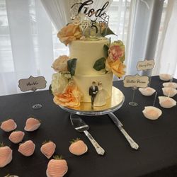 Lakeview Event Center - Our cake.