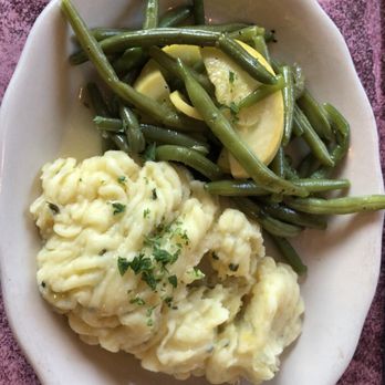 Balch's Fish Fry - Side of garlic mashed potatoes and garden grown green beans - Sandwiches Near Me - Milford, Pennsylvania