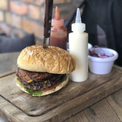 Baja Kosher - Snazzy portobello burger