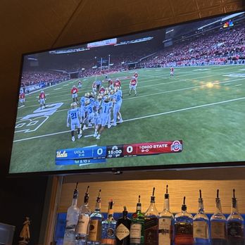 Islands Restaurant - Let's go UCLA!! - Burgers Near Me - Pasadena, California