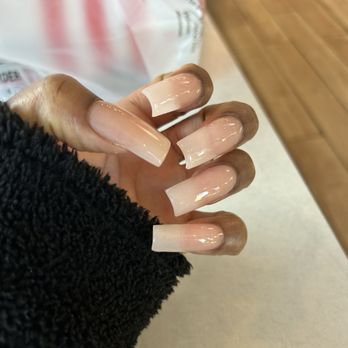 Happy Nails Brows & Lashes Bar - Nail Salons Near Me - Chicago, Illinois