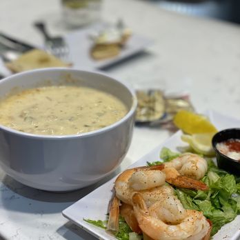 The Oyster Bar - Clam chowder and shrimp cocktail - Bars Near Me - Stateline, Nevada