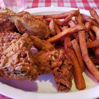 Mo's Egg House - Fried chicken with sweet potato fries - Breakfast & Brunch Near Me - Temecula, California Mo's Egg House - Fried chicken with sweet potato fries - Breakfast & Brunch Near Me - Temecula, California