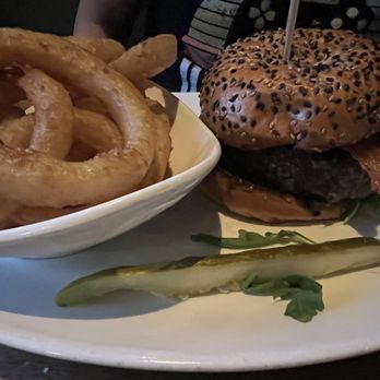 Yard House - Burger and onion rings - New American Near Me - Honolulu, Hawaii Yard House - Burger and onion rings - New American Near Me - Honolulu, Hawaii