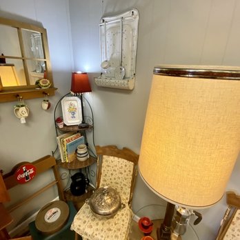 MJ’s Treasures & Antiques - Antiques Near Me - Camdenton, Missouri MJ’s Treasures & Antiques - Antiques Near Me - Camdenton, Missouri