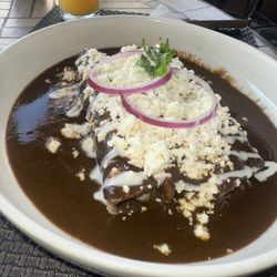Praga - Enchiladas with mole