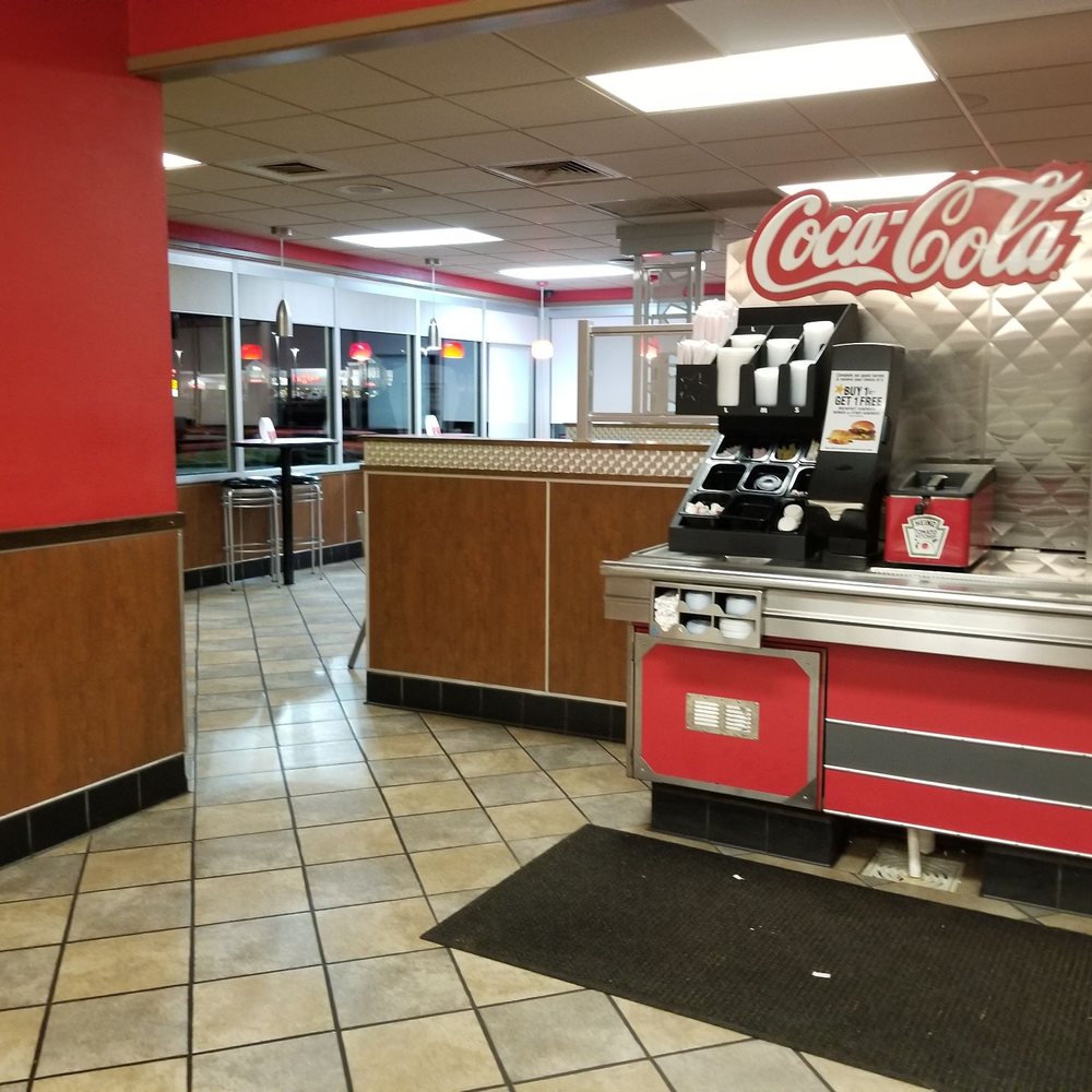 Hardee's - Burgers Near Me - Temple, Georgia